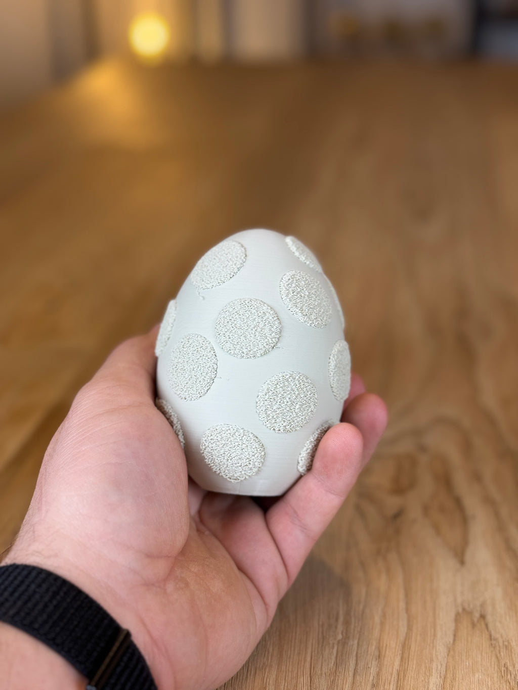 Dekoratives 3D-Druck Ei aus PLA – Modernes Design, 100 mm, leicht & hohl