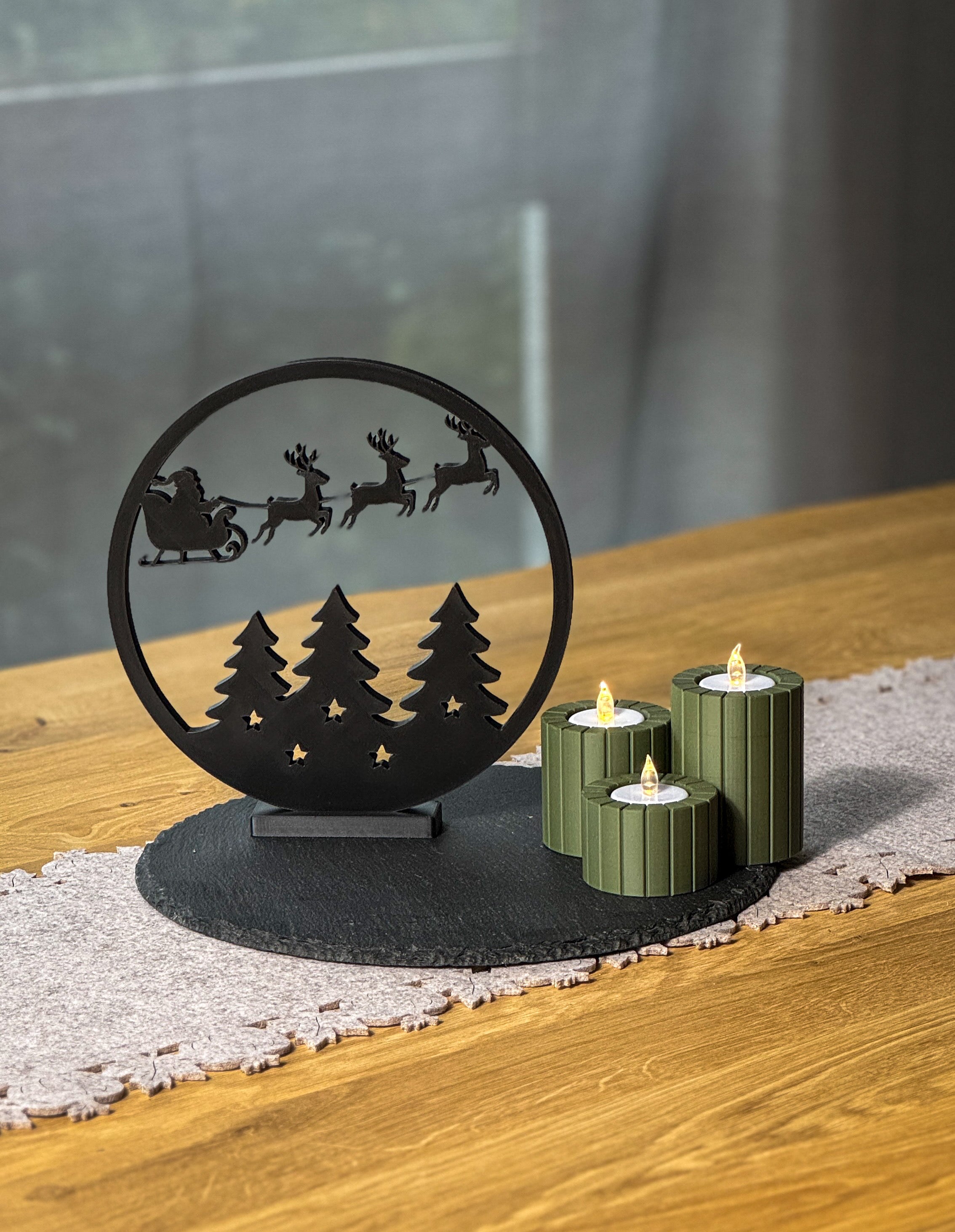 Weihnachtsaufsteller „Santa & Rentiere“ – 3D-Druck Deko | PLA | 18 Farben | 23 cm