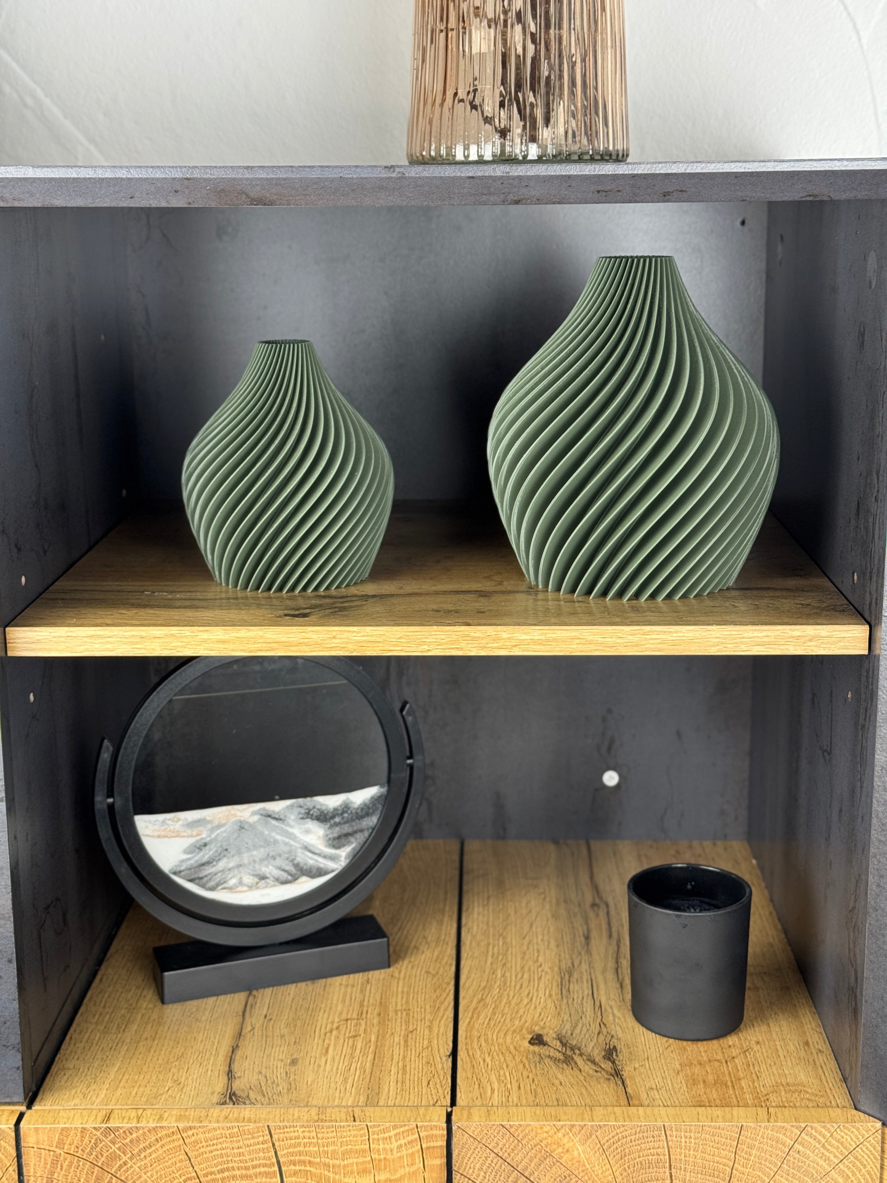 3D-gedruckte Designer-Vase „Twist“ – Für Trockenblumen – PLA – In 3 Größen & 18 Farben