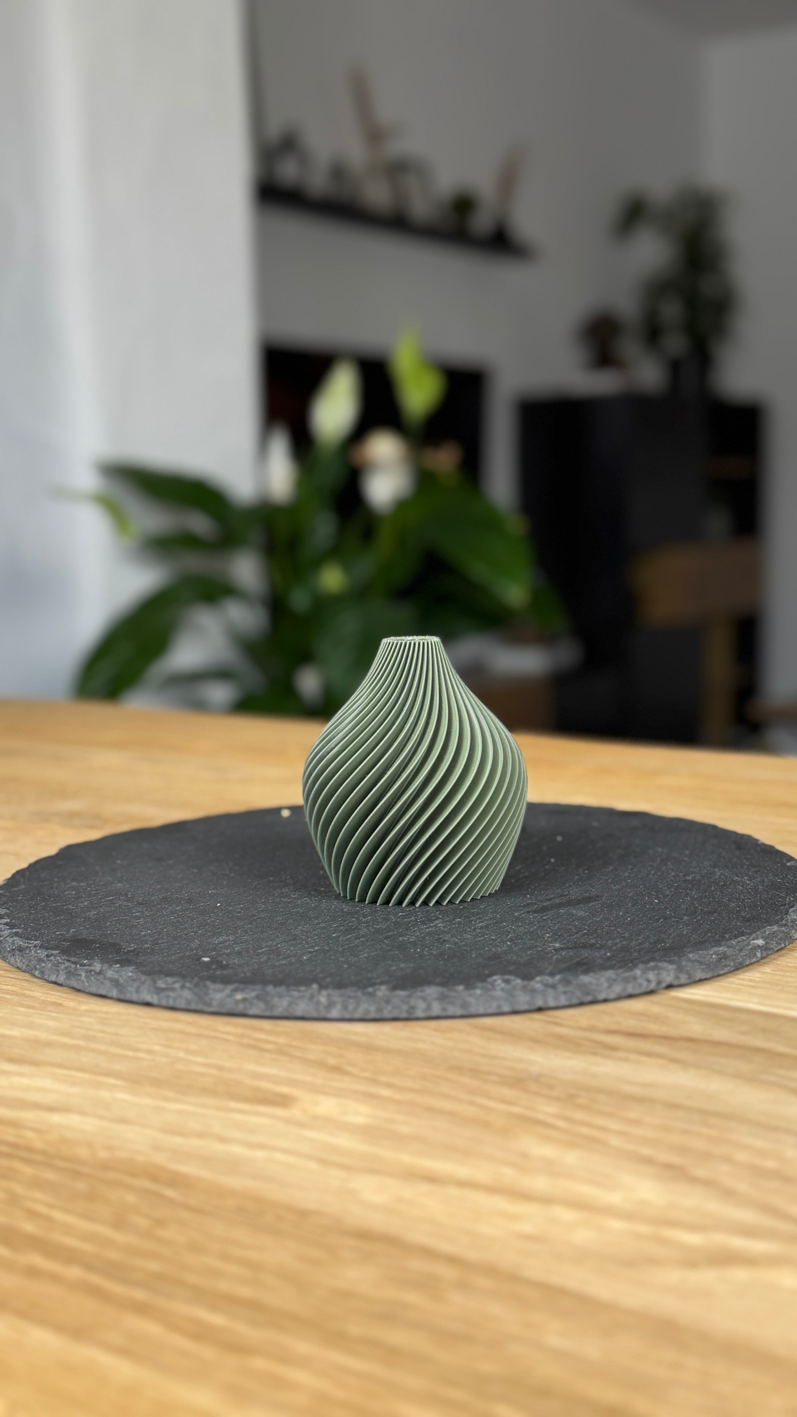 3D-gedruckte Designer-Vase „Twist“ – Für Trockenblumen – PLA – In 3 Größen & 18 Farben