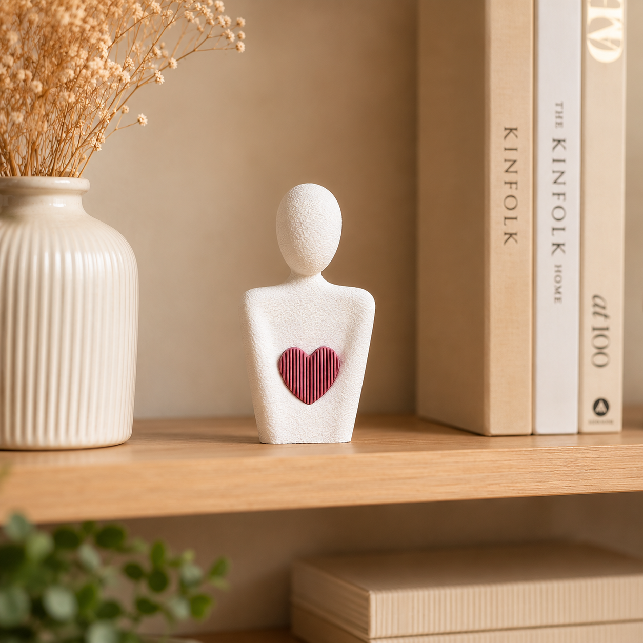 Minimalistische PLA-Skulptur ‚Herz in Umarmung‘ – Symbolfigur der Verbundenheit (133 mm)