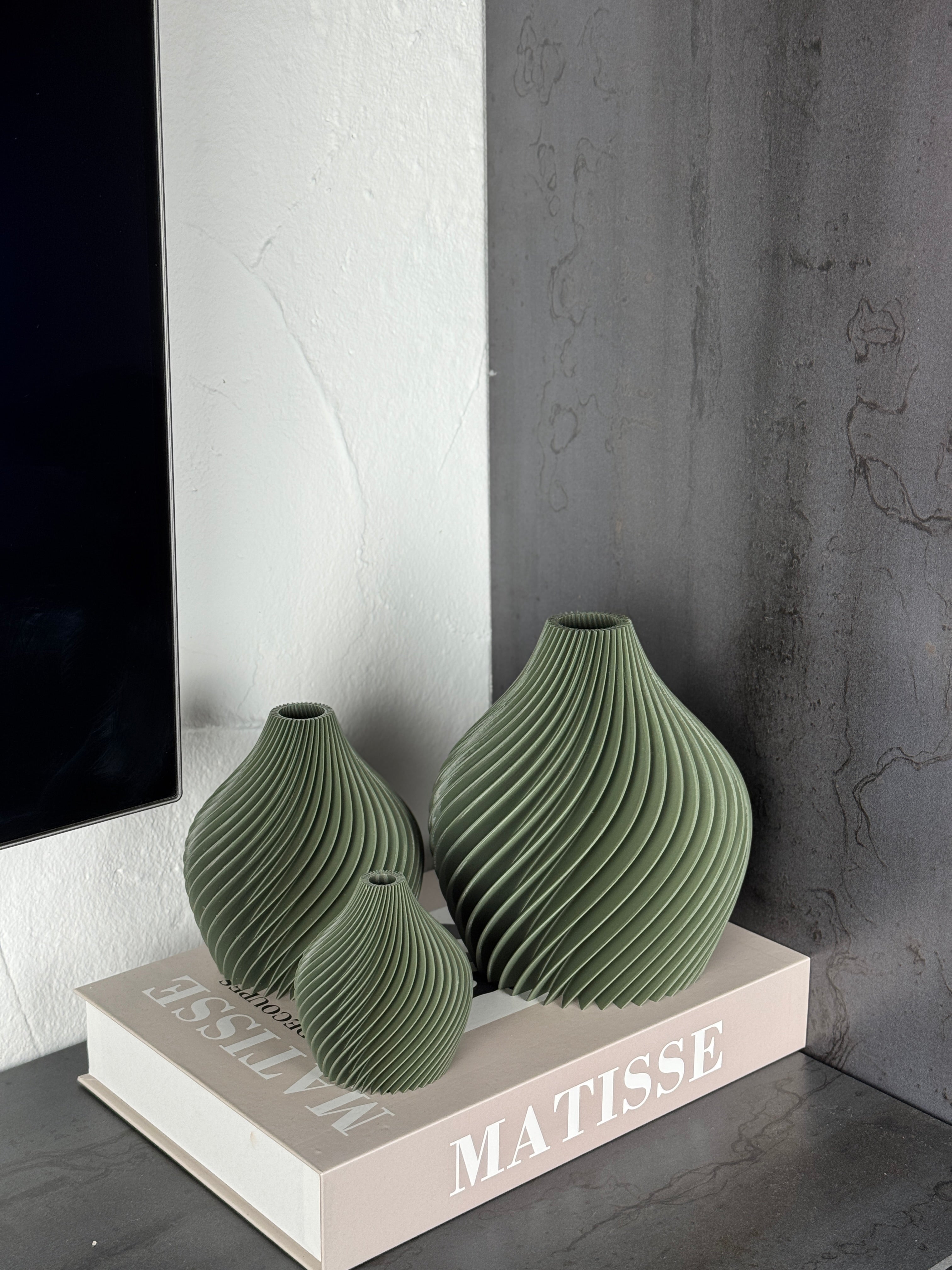 3D-gedruckte Designer-Vase „Twist“ – Für Trockenblumen – PLA – In 3 Größen & 18 Farben