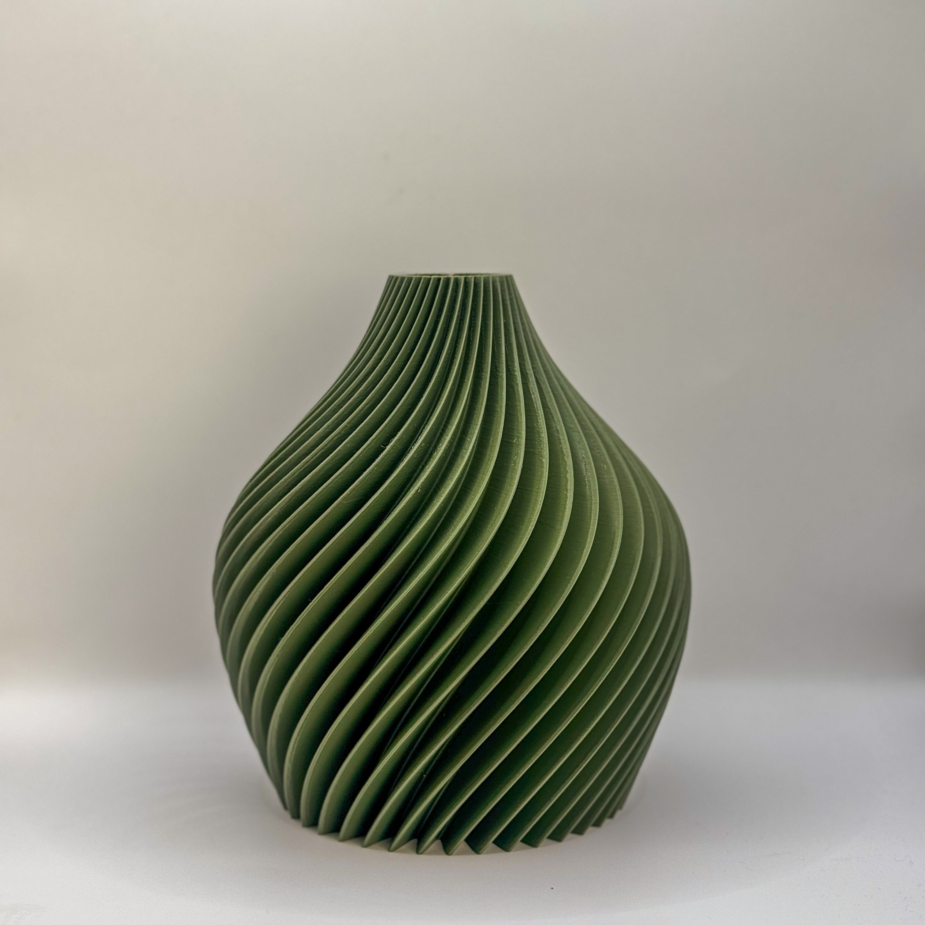 3D-gedruckte Designer-Vase „Twist“ – Für Trockenblumen – PLA – In 3 Größen & 18 Farben