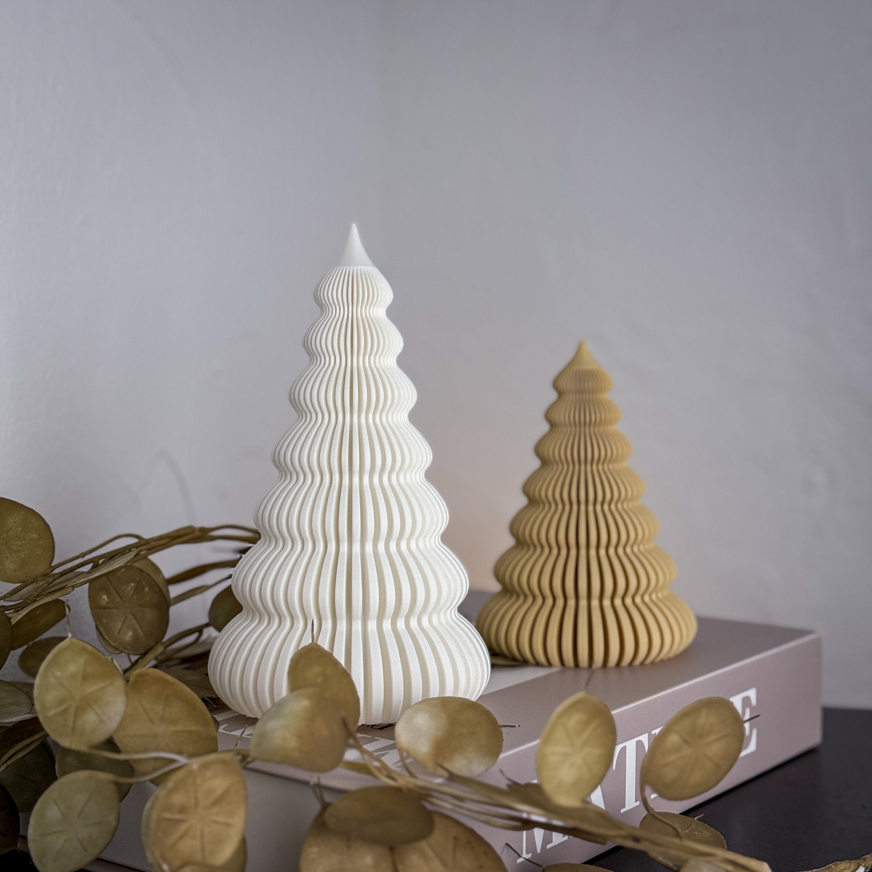 3D-gedruckter Weihnachtsbaum aus PLA mit LED-Teelicht-Funktion in zwei Größen - Zweier Set