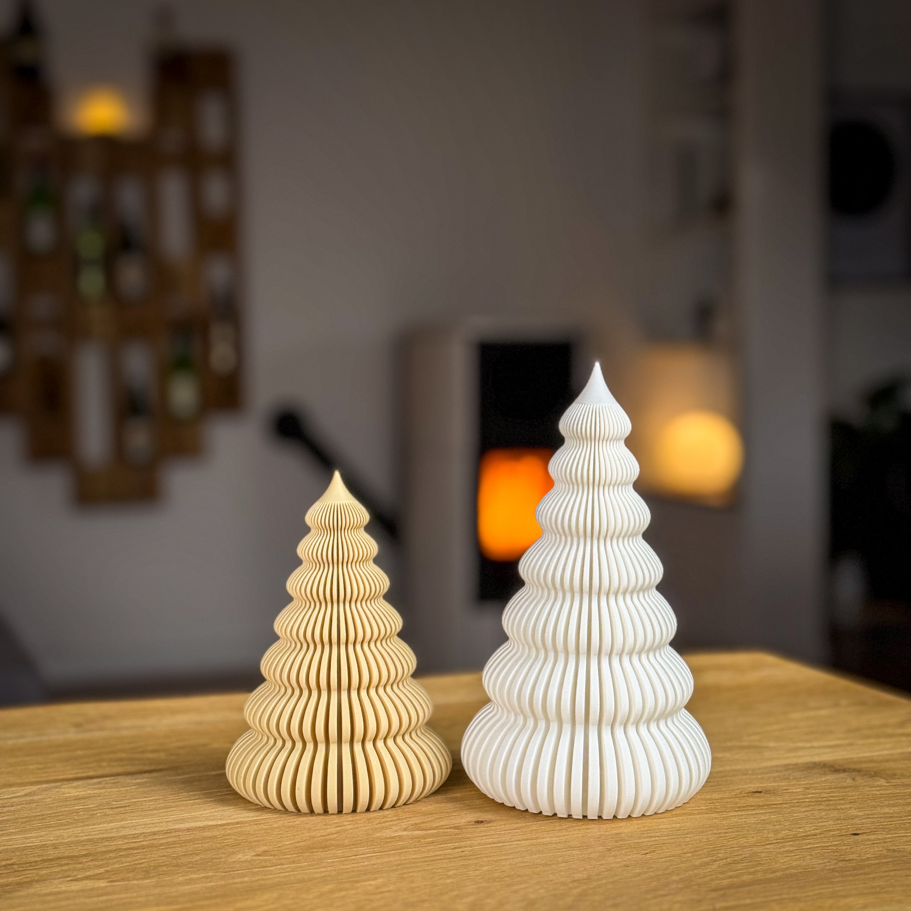 3D-gedruckter Weihnachtsbaum aus PLA mit LED-Teelicht-Funktion in zwei Größen - Zweier Set