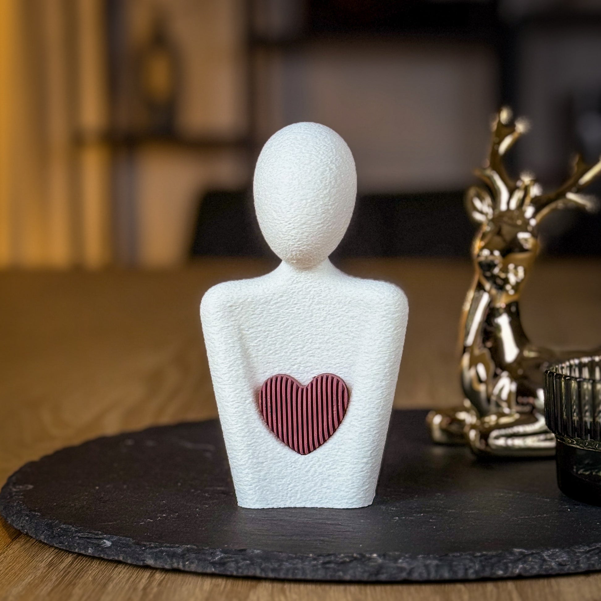 Minimalistische PLA-Skulptur ‚Herz in Umarmung‘ – Symbolfigur der Verbundenheit (133 mm)